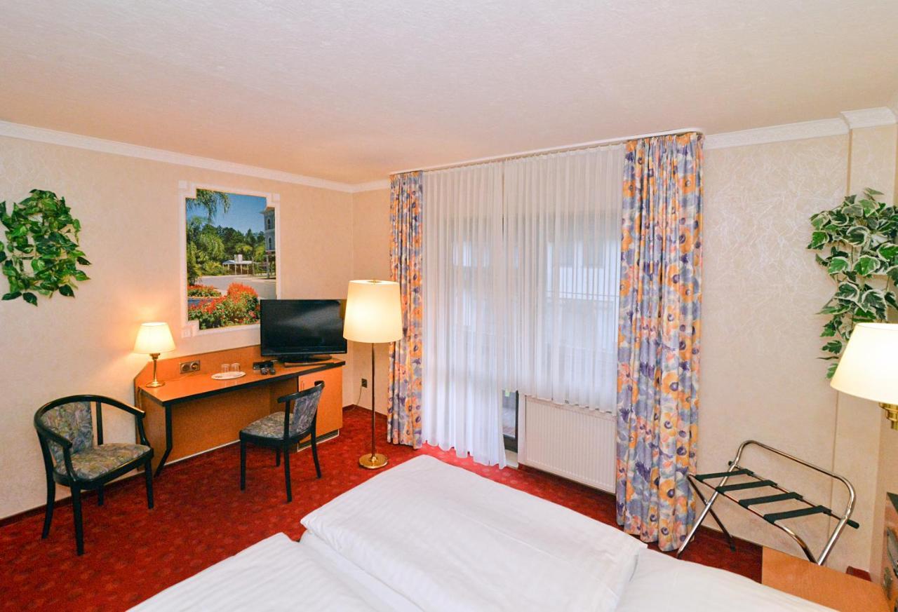 גובן Landgasthof & Hotel Waldow מראה חיצוני תמונה
