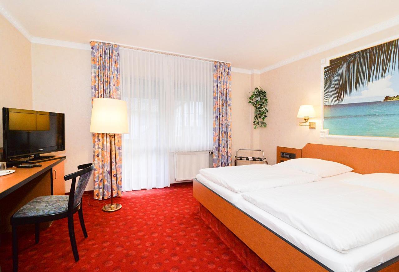 גובן Landgasthof & Hotel Waldow מראה חיצוני תמונה