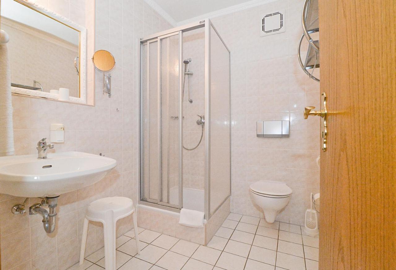 גובן Landgasthof & Hotel Waldow מראה חיצוני תמונה